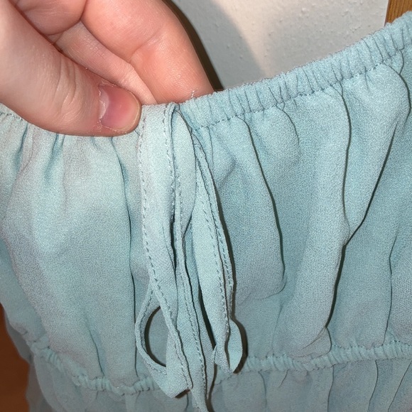 Off the shoulder cropped blouse - Picture 2 of 4